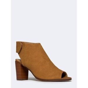 CityClassified Webcam Tan Nubuck Heels Size 11